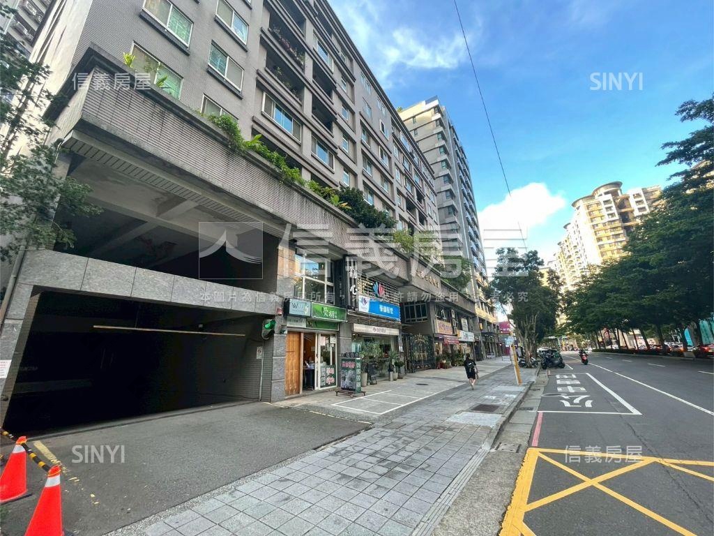 文化三路面寬近家樂福店面房屋室內格局與周邊環境