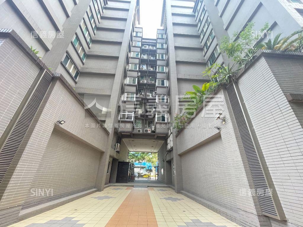文化三路面寬近家樂福店面房屋室內格局與周邊環境