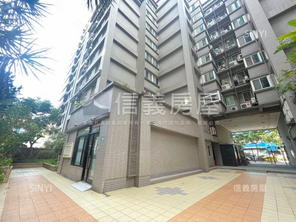 文化三路面寬近家樂福店面房屋室內格局與周邊環境