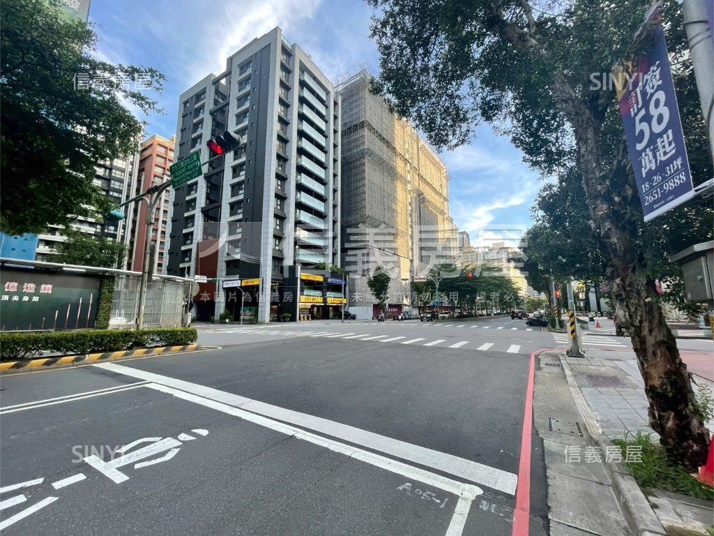 文化三路面寬近家樂福店面房屋室內格局與周邊環境