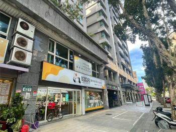 文化三路面寬近家樂福店面