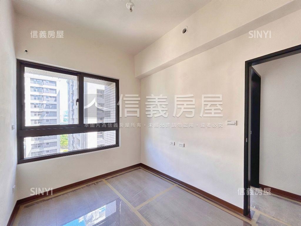 快樂王國全新三房車位房屋室內格局與周邊環境