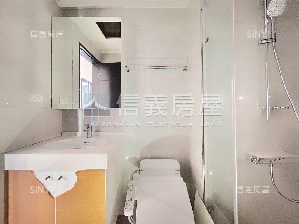 快樂王國全新三房車位房屋室內格局與周邊環境