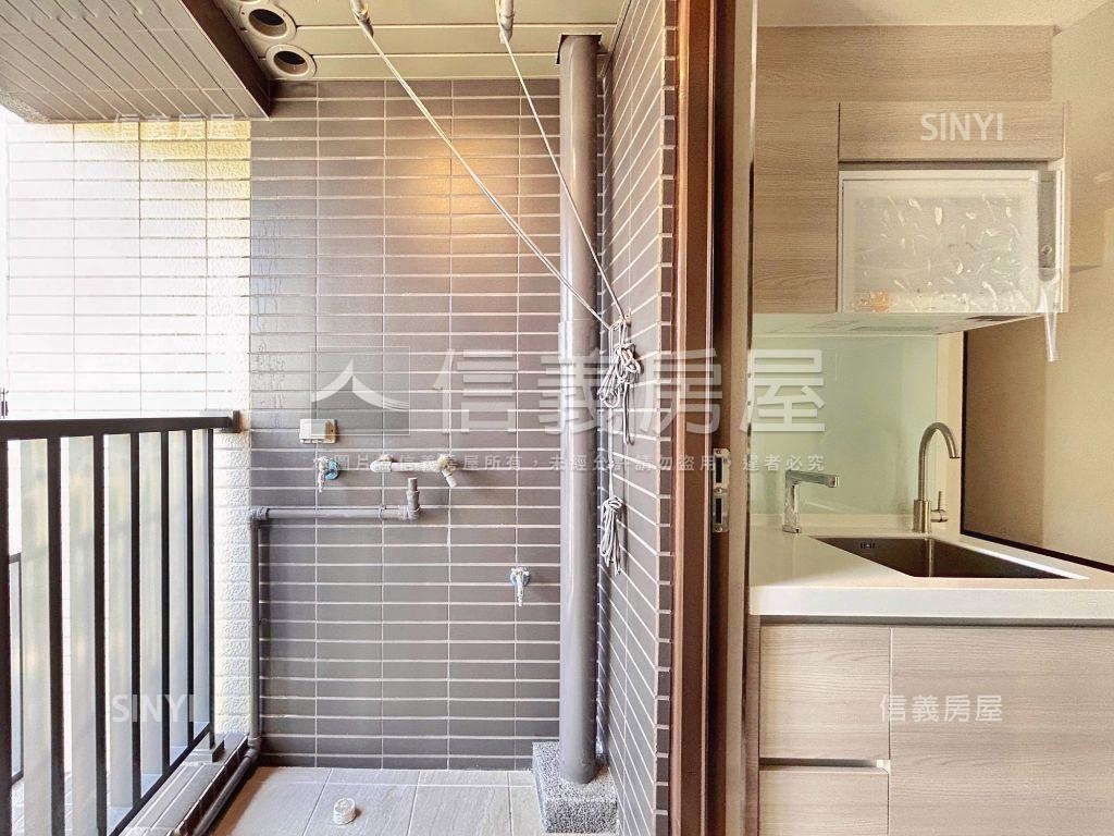 快樂王國全新三房車位房屋室內格局與周邊環境