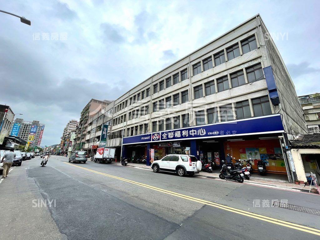 快樂王國全新三房車位房屋室內格局與周邊環境