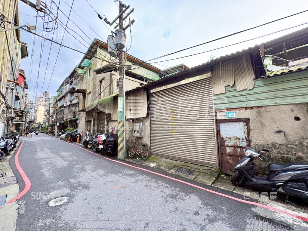 近捷運。免爬高。邊間兩房房屋室內格局與周邊環境