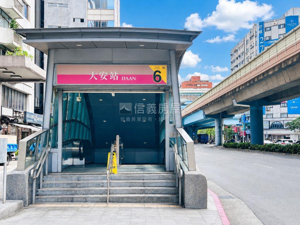 專任附中學區捷運管理三房房屋室內格局與周邊環境
