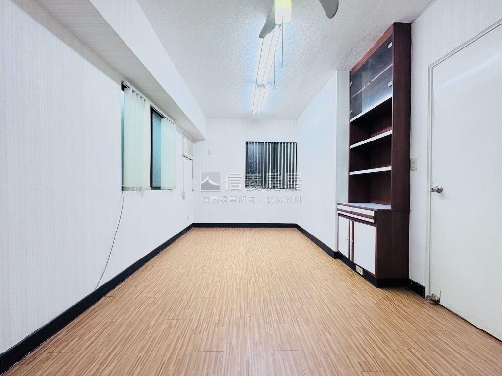 專任附中學區捷運管理三房房屋室內格局與周邊環境