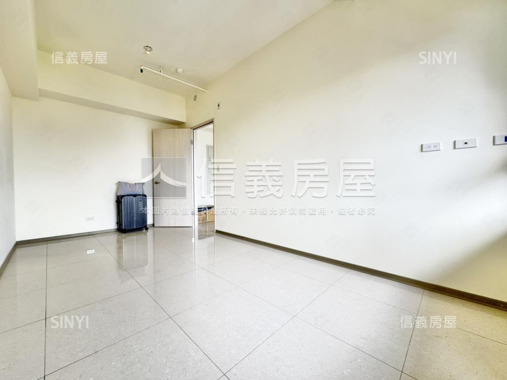 文心愛悅．採光兩房附車位房屋室內格局與周邊環境