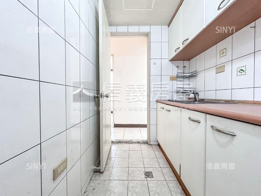 青春宏威·福華三房車位房屋室內格局與周邊環境