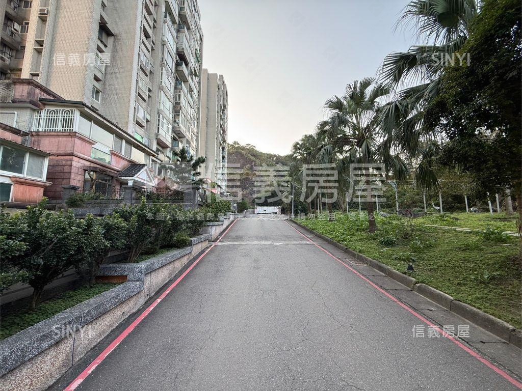 青春宏威·福華三房車位房屋室內格局與周邊環境