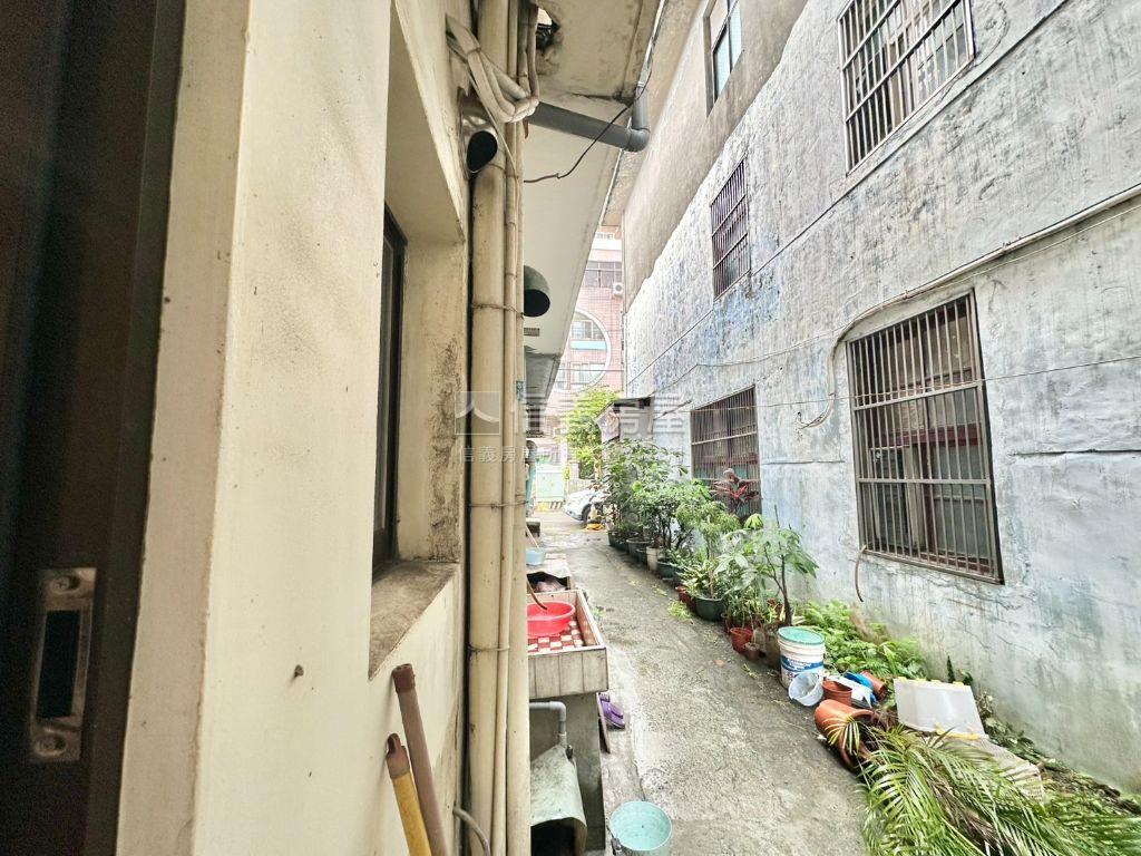 近陽明公園溫馨透天房屋室內格局與周邊環境
