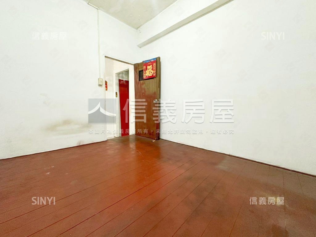 中和邊間一層一戶三樓公寓房屋室內格局與周邊環境
