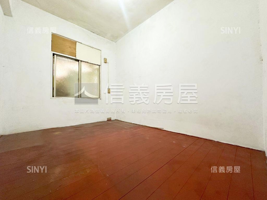 中和邊間一層一戶三樓公寓房屋室內格局與周邊環境