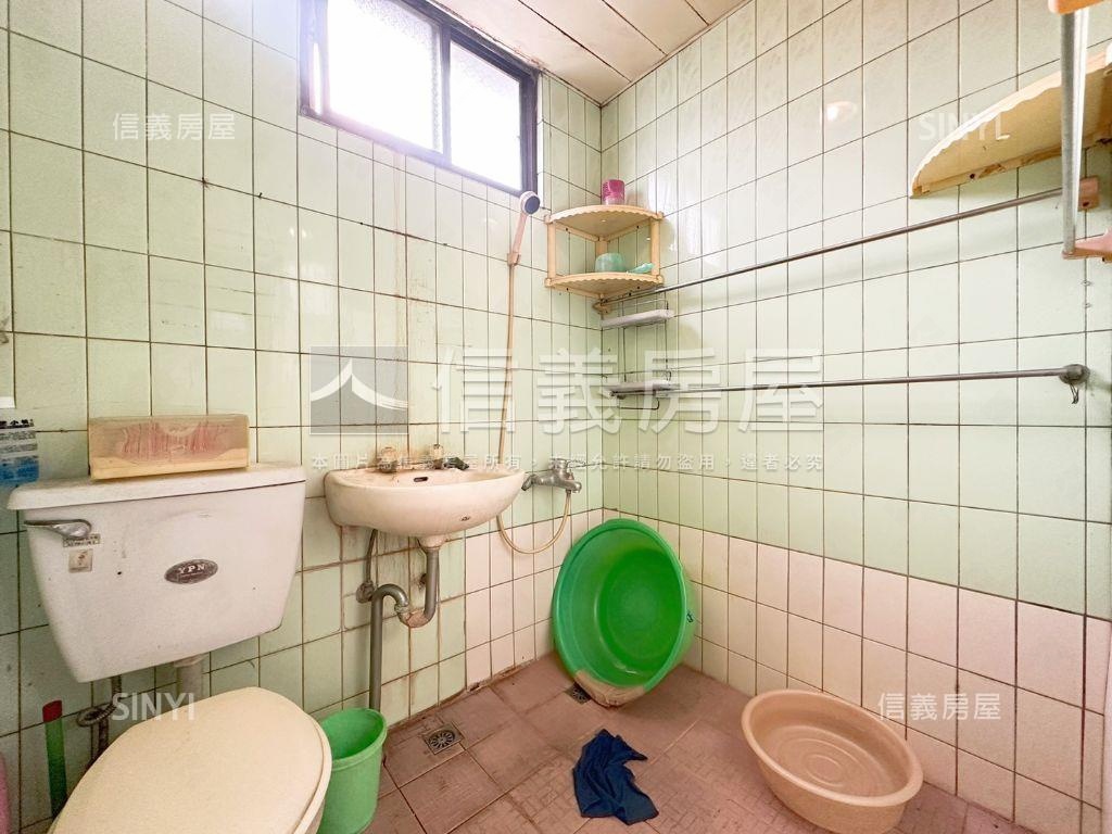 中和邊間一層一戶三樓公寓房屋室內格局與周邊環境