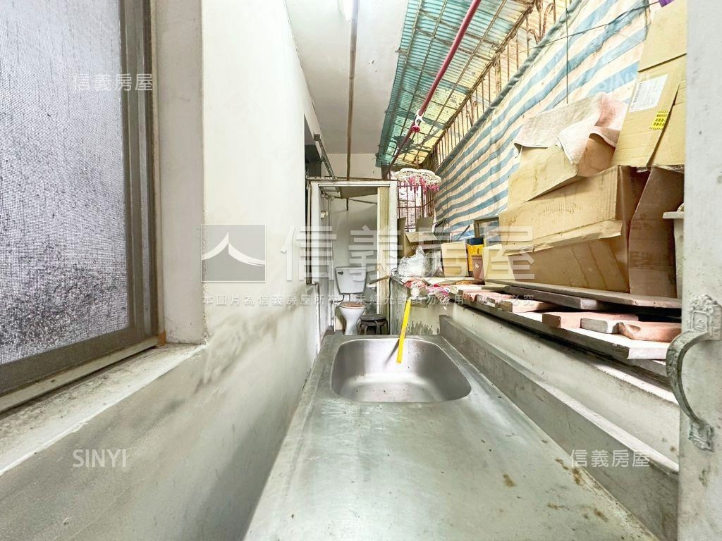 中和邊間一層一戶三樓公寓房屋室內格局與周邊環境