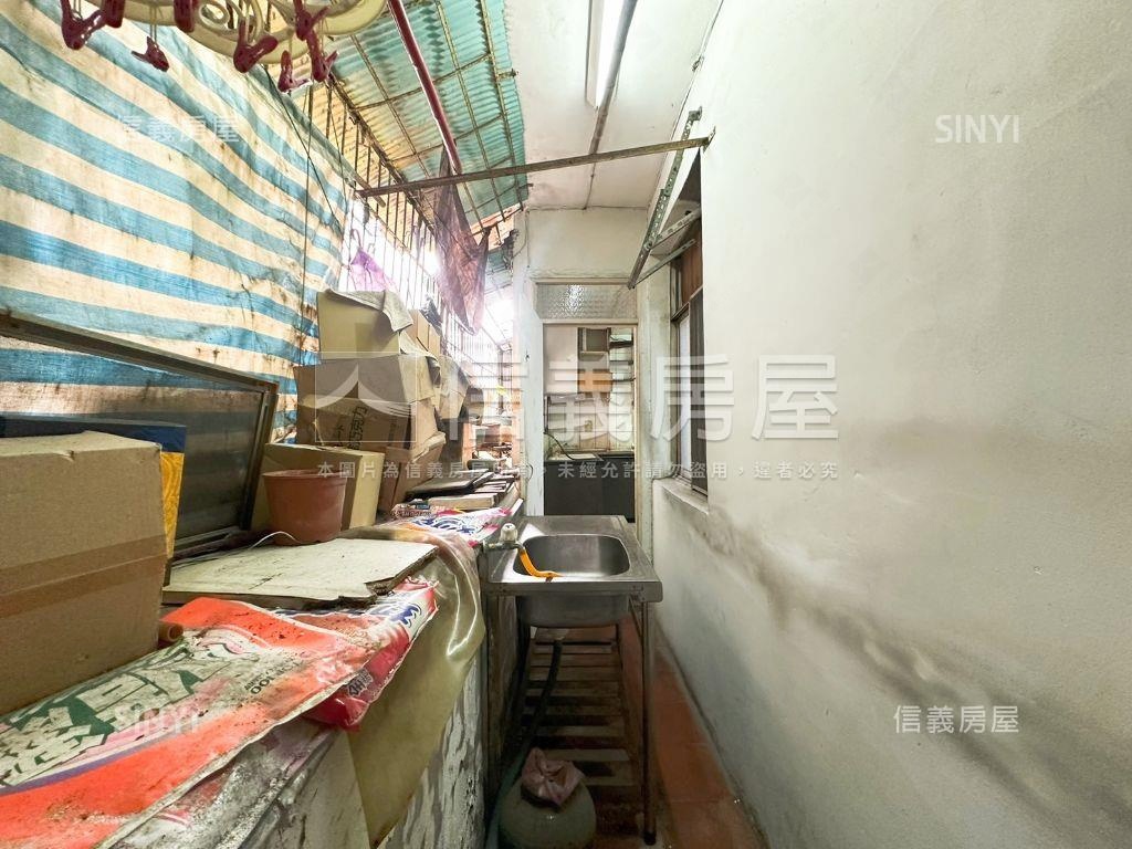 中和邊間一層一戶三樓公寓房屋室內格局與周邊環境
