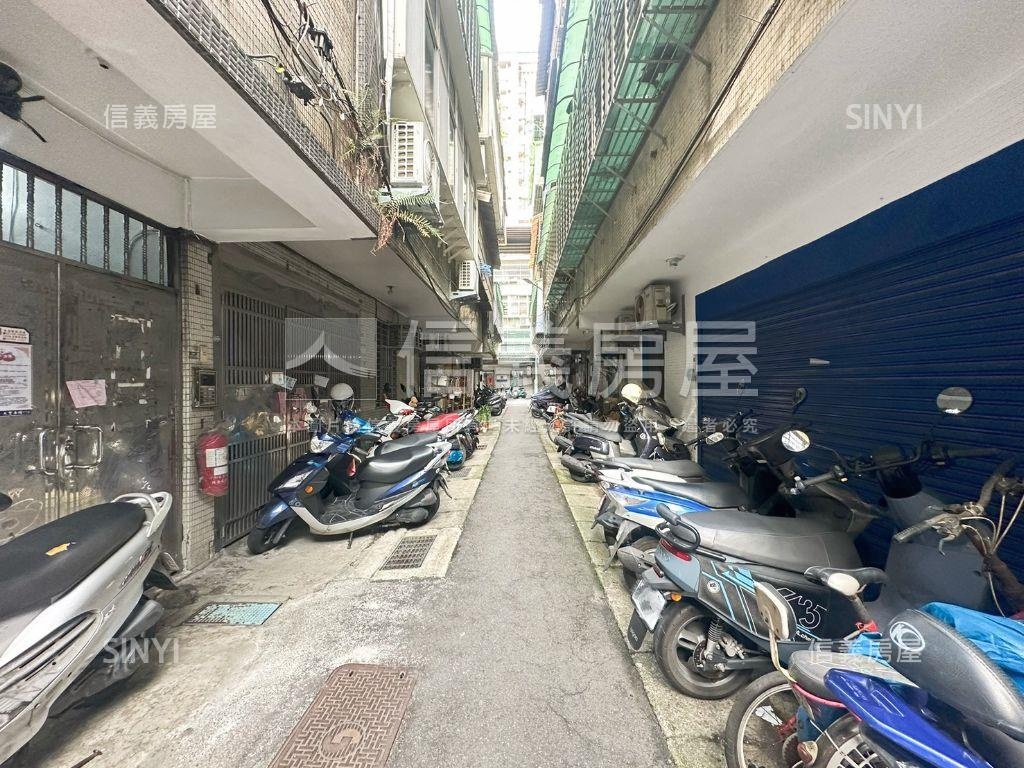 中和邊間一層一戶三樓公寓房屋室內格局與周邊環境