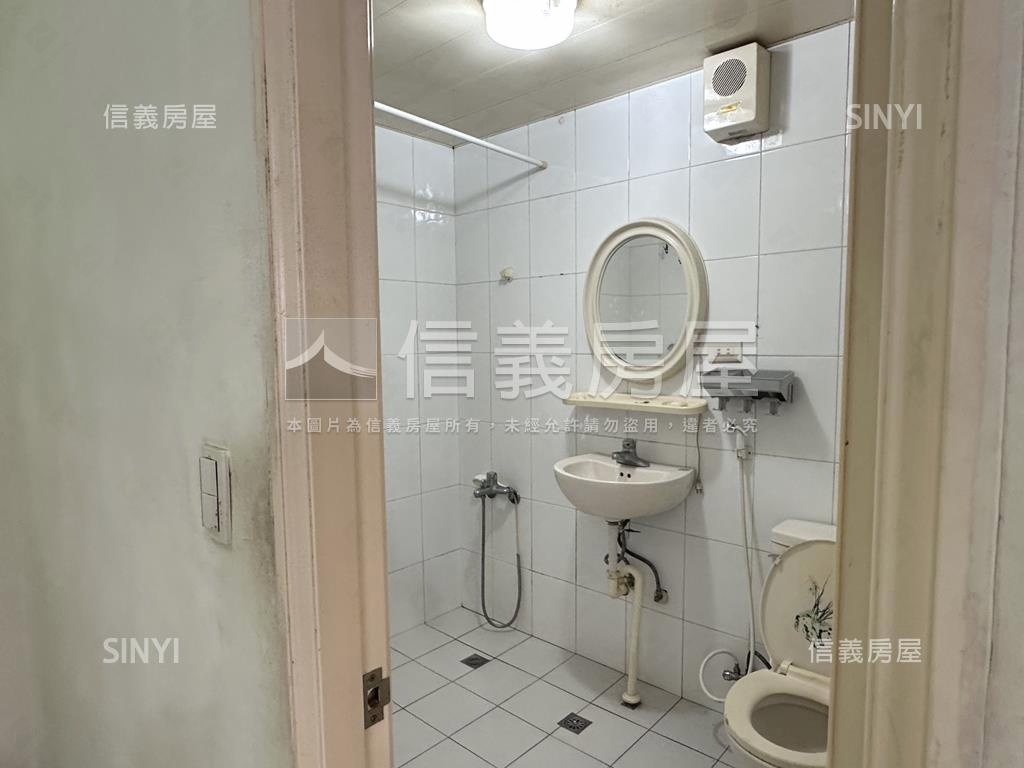 近景文科大公寓三房房屋室內格局與周邊環境