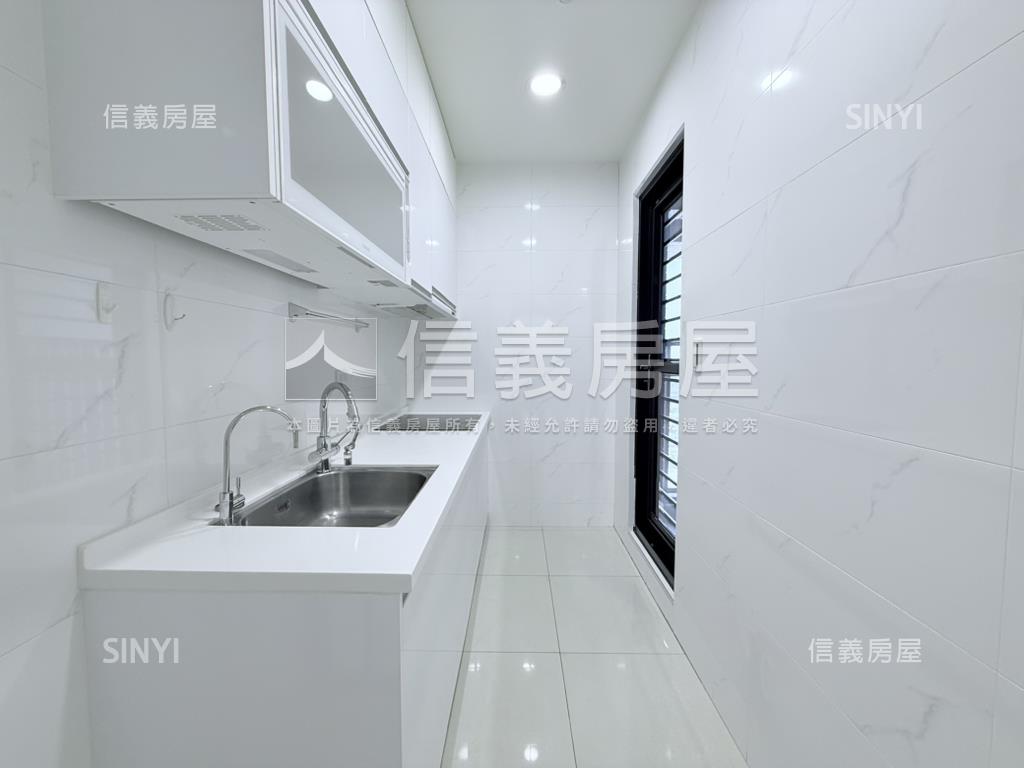 上東城景觀質感美三房平車房屋室內格局與周邊環境