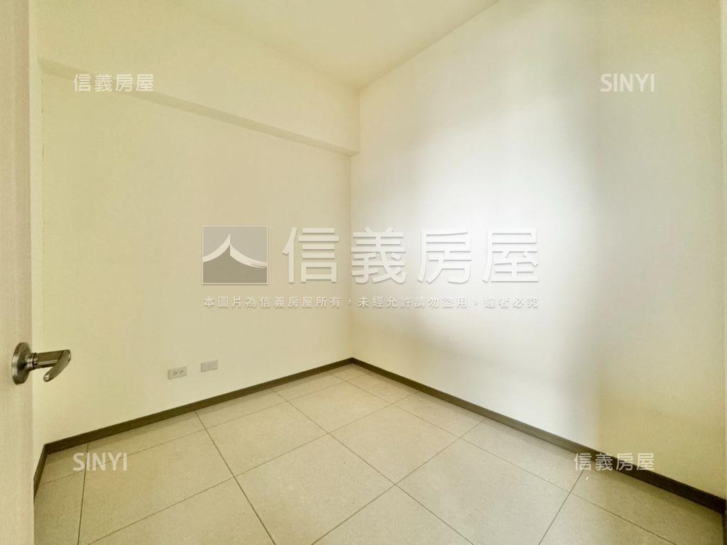 近文心秀泰好事多兩房平車房屋室內格局與周邊環境