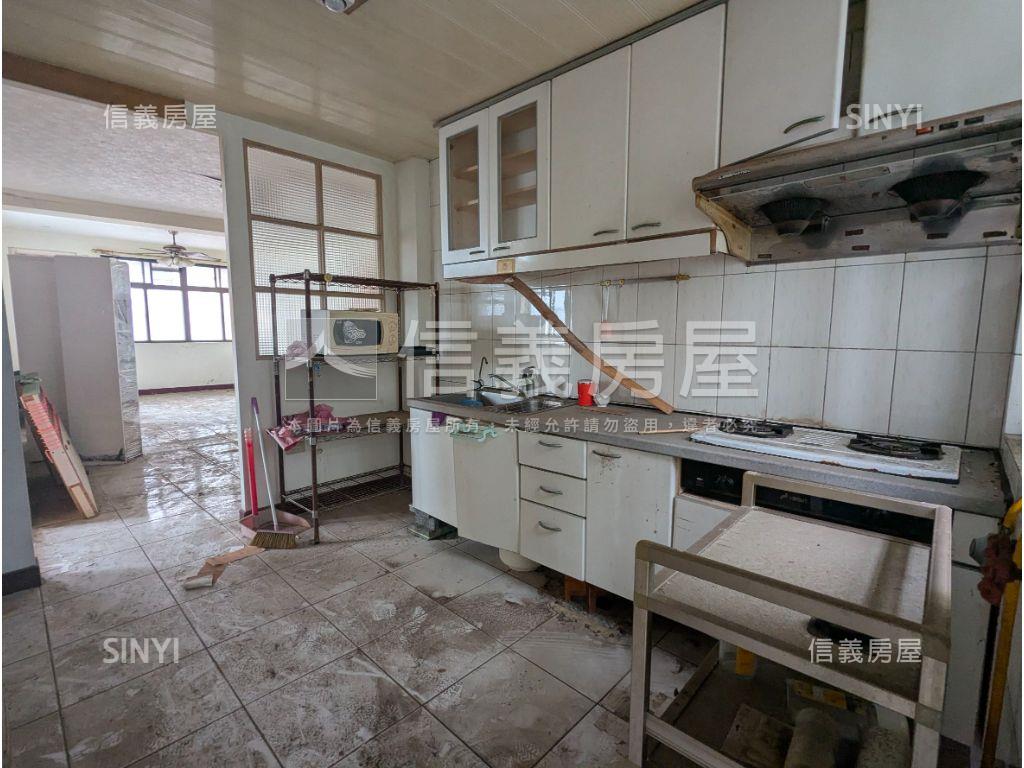 屋主誠售大空間房屋室內格局與周邊環境