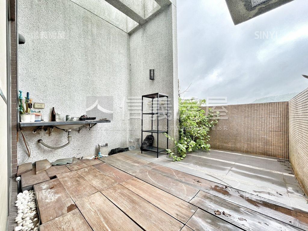 捷森堡露臺大戶精裝樓中樓房屋室內格局與周邊環境