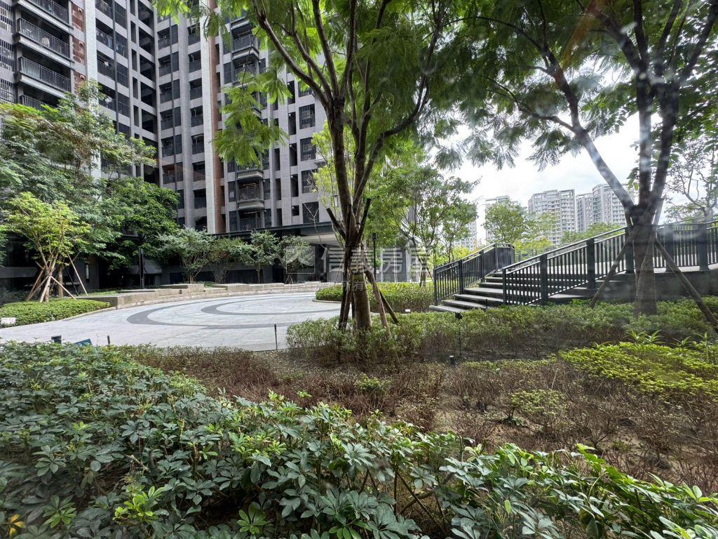 總太高樓裝潢三房平面車位房屋室內格局與周邊環境