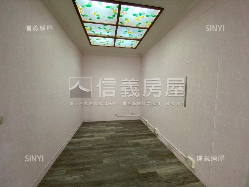 稀有近中路重劃區店面房屋室內格局與周邊環境