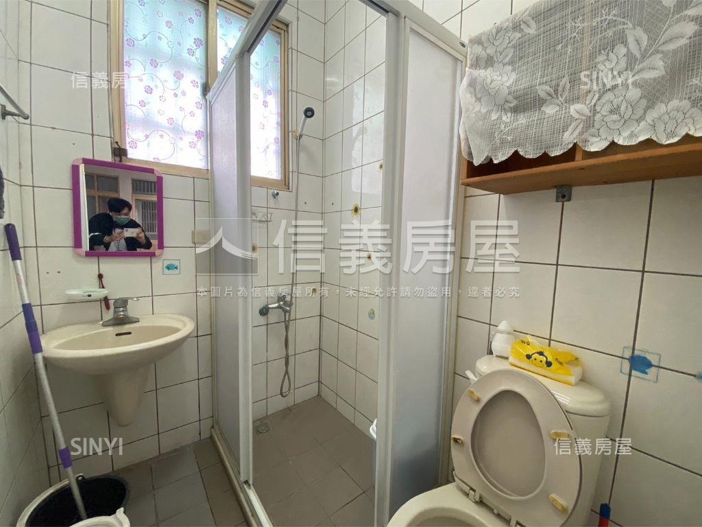 稀有近中路重劃區店面房屋室內格局與周邊環境