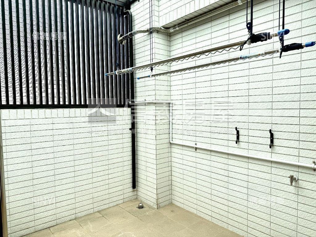 近霞海質感霸氣透天房屋室內格局與周邊環境