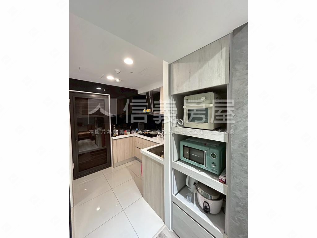 力璞立高樓兩房坡平車位房屋室內格局與周邊環境