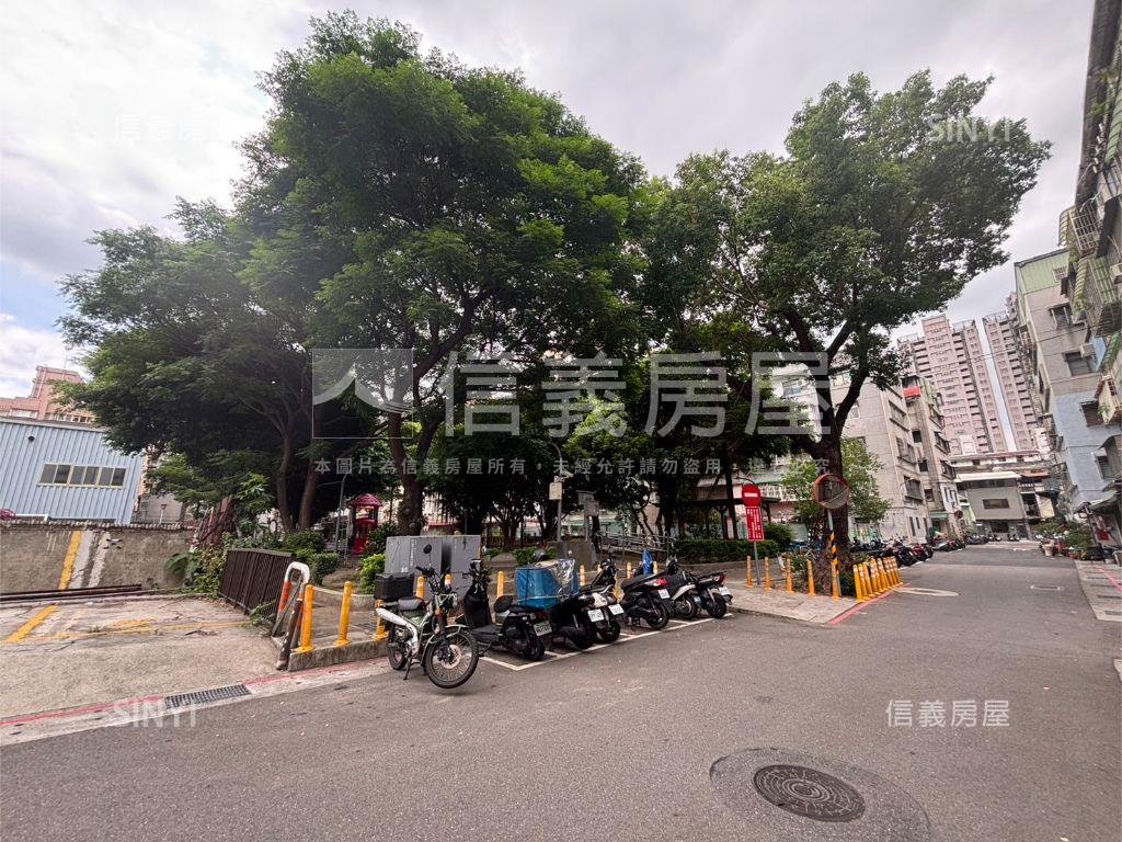 這間我專任．正和方公寓房屋室內格局與周邊環境