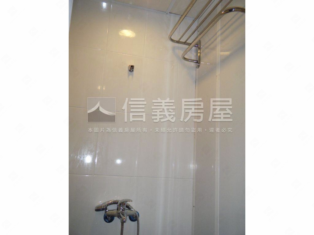 高醫學生收租滿租金雞母房屋室內格局與周邊環境