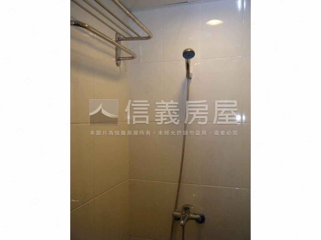 高醫學生收租滿租金雞母房屋室內格局與周邊環境