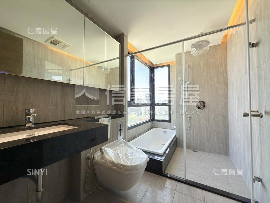 單元二全新未住三房雙平車房屋室內格局與周邊環境