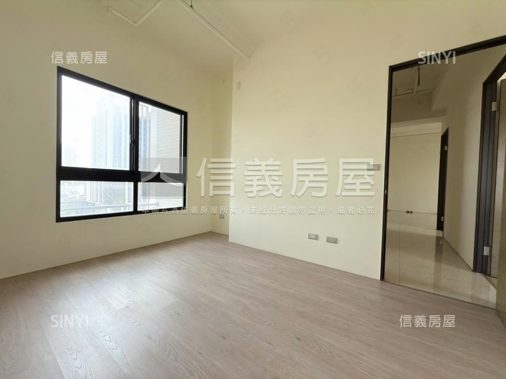 單元二全新未住三房雙平車房屋室內格局與周邊環境