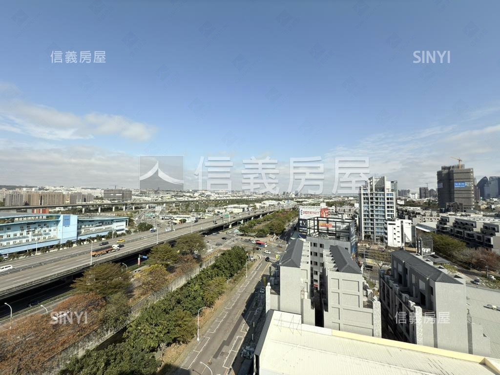 單元二全新未住三房雙平車房屋室內格局與周邊環境