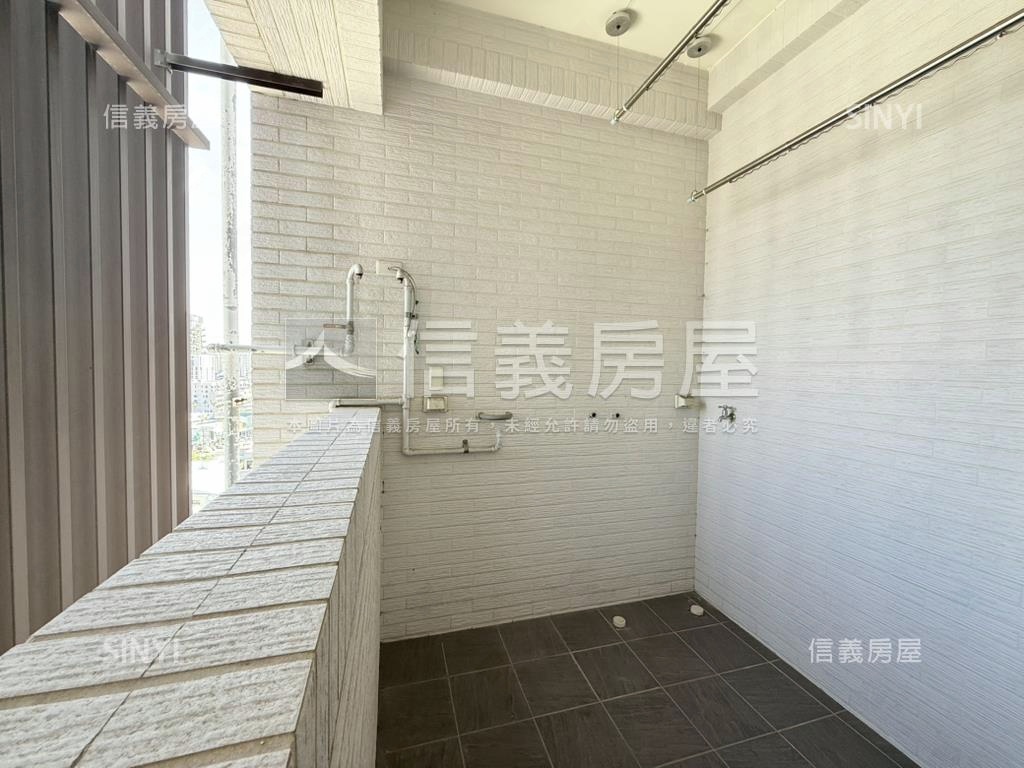 單元二全新未住三房雙平車房屋室內格局與周邊環境