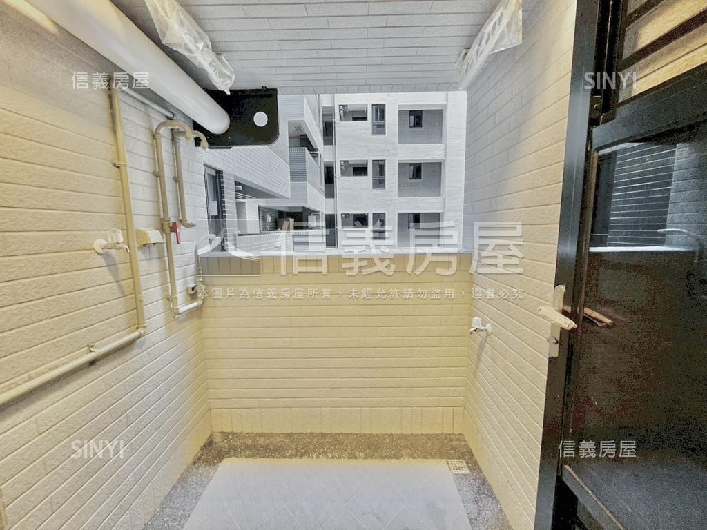 高鐵全新大二房平車房屋室內格局與周邊環境