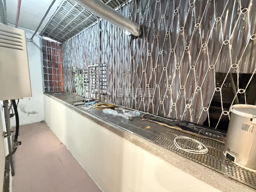 中和捷運二樓美美屋房屋室內格局與周邊環境