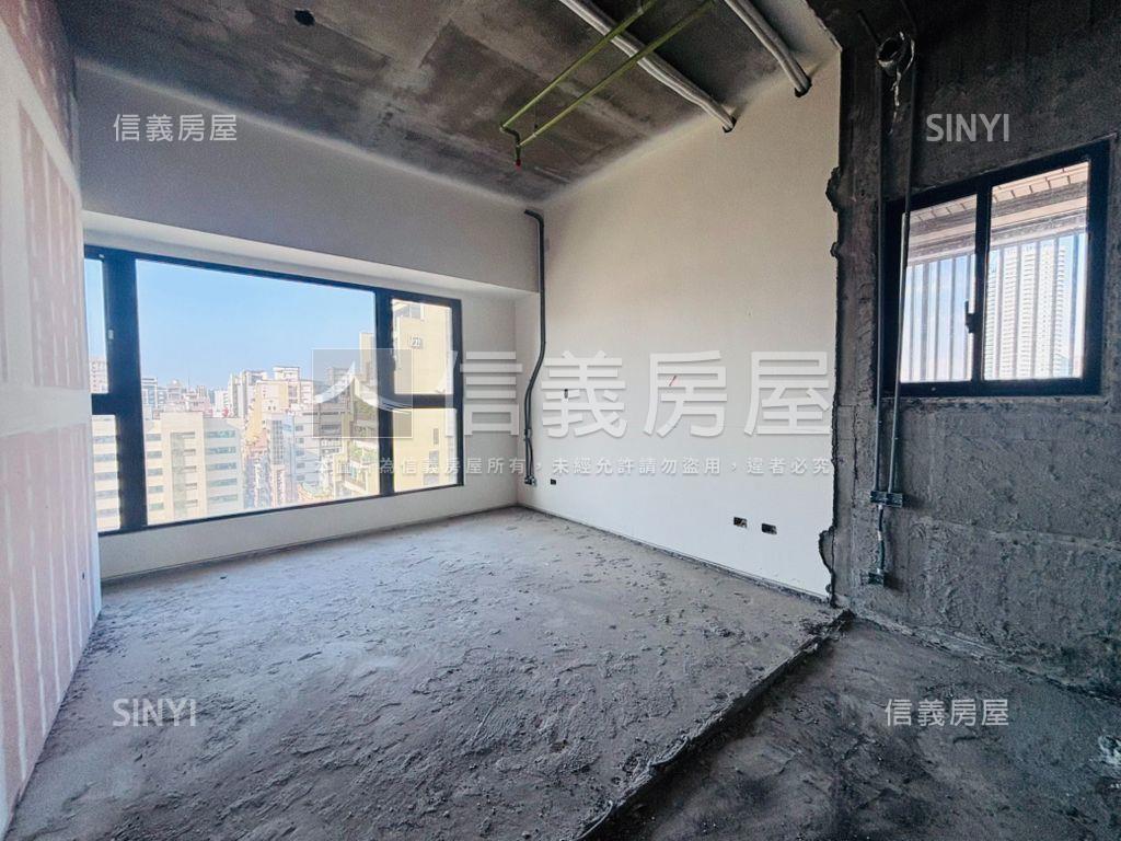 國泰Ｏ２層峰豪邸房屋室內格局與周邊環境