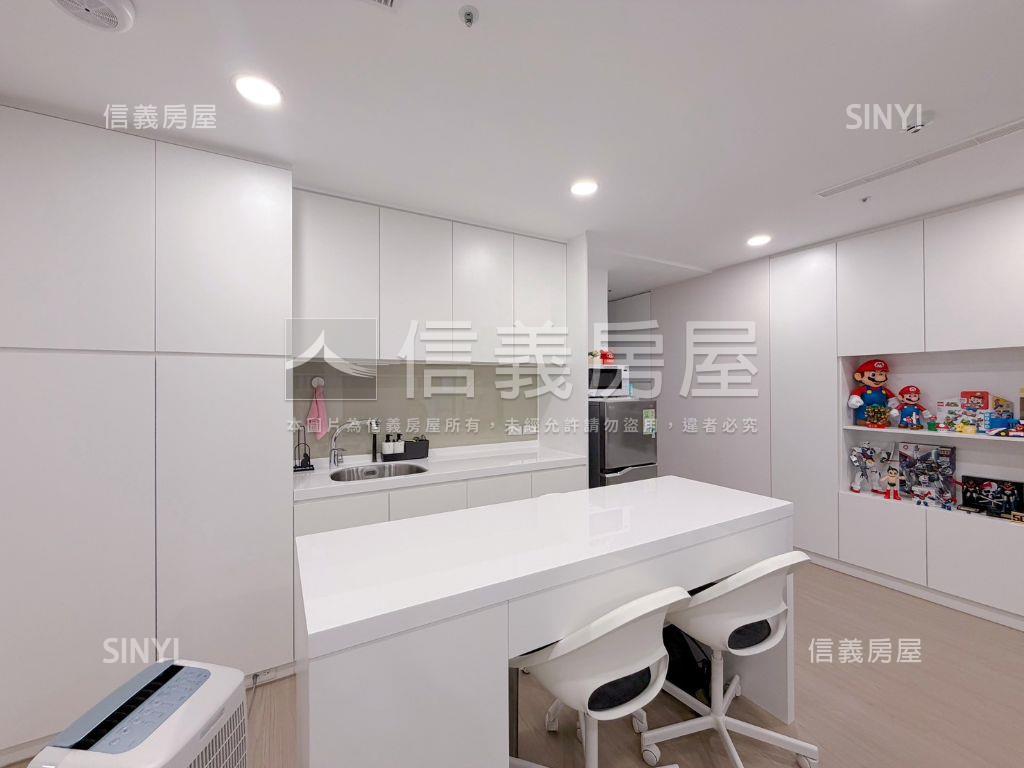 陽光沐浴。冠東採光帶車位房屋室內格局與周邊環境