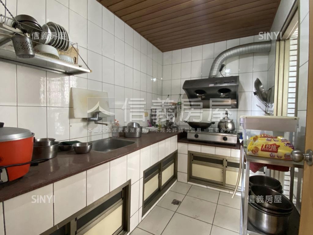 面中庭高樓長榮三房平車房屋室內格局與周邊環境