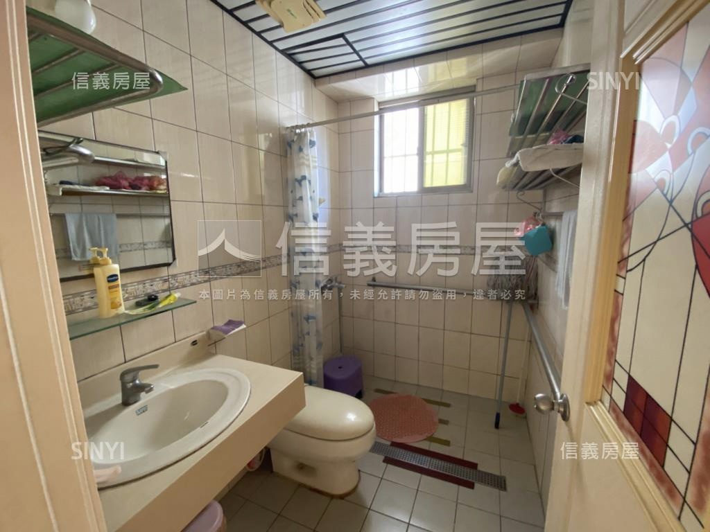 面中庭高樓長榮三房平車房屋室內格局與周邊環境