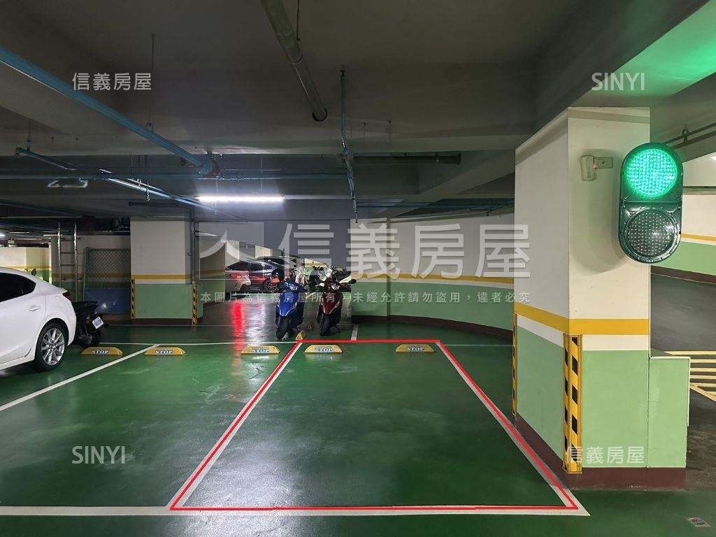 售坡道平面車位極美館社區房屋室內格局與周邊環境