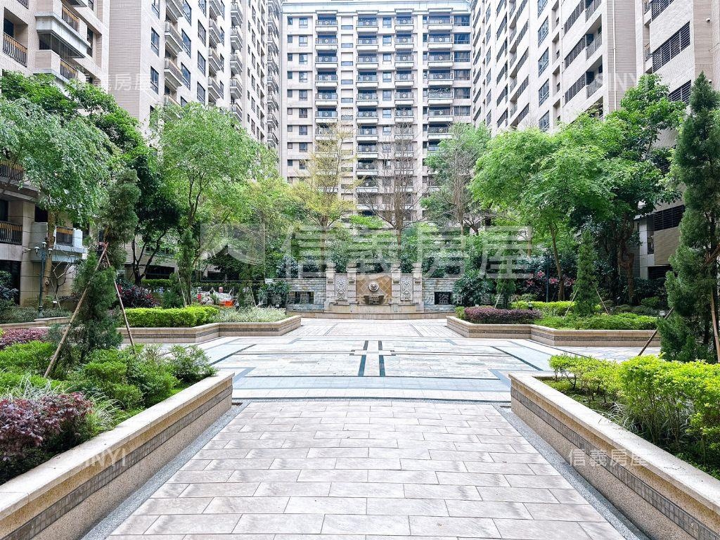 售坡道平面車位極美館社區房屋室內格局與周邊環境