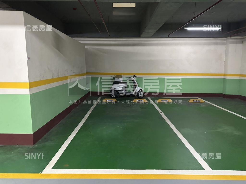 美力成邦。國美館三房車位房屋室內格局與周邊環境