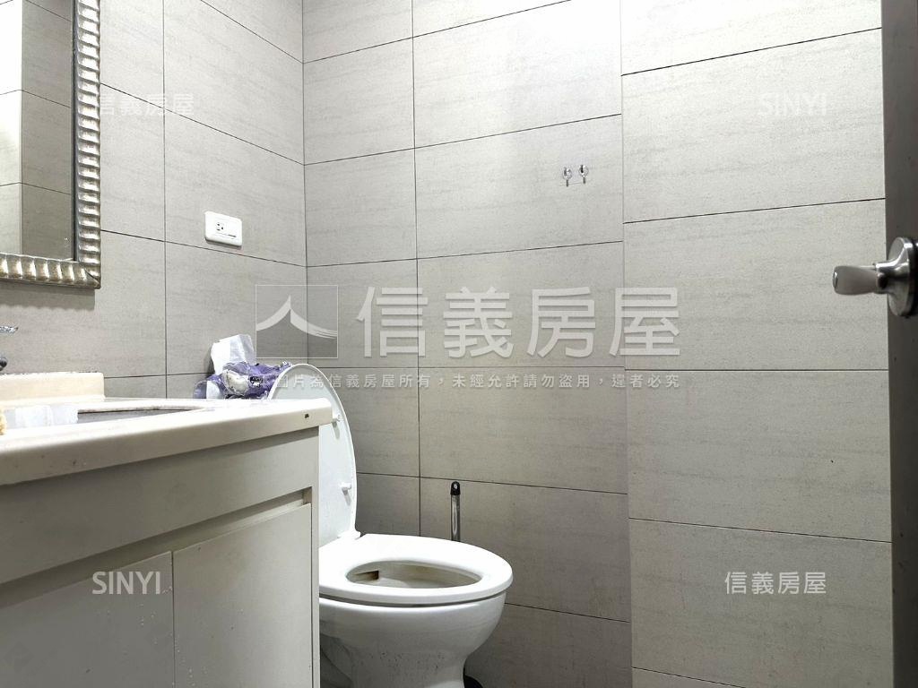 美力成邦。國美館三房車位房屋室內格局與周邊環境