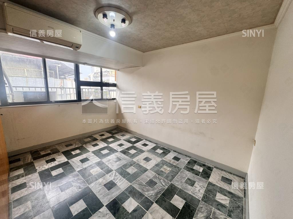 專任稀有長泰街電梯三房房屋室內格局與周邊環境